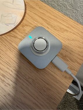 Oura Silver Magnetic Charging Dock with Green LED